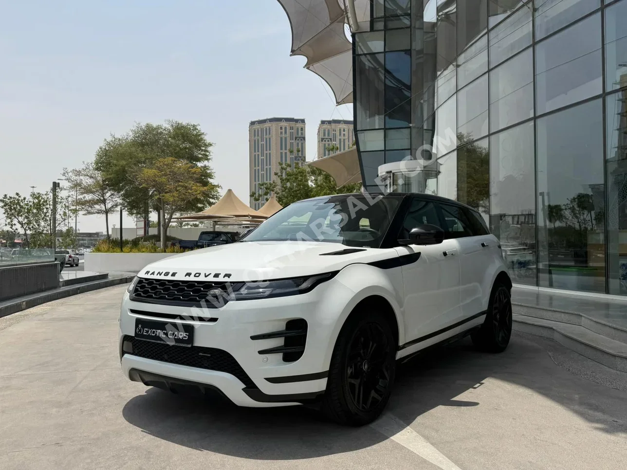 Land Rover  Evoque  R-Dynamic  2023  Automatic  44,000 Km  4 Cylinder  Four Wheel Drive (4WD)  SUV  White  With Warranty