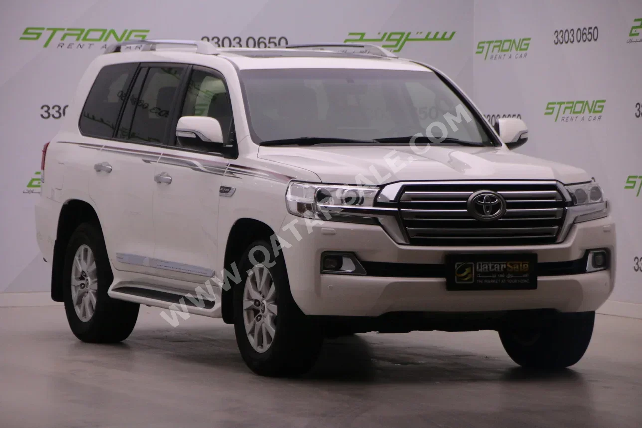 Toyota  Land Cruiser  GXR  2021  Automatic  93,000 Km  6 Cylinder  Four Wheel Drive (4WD)  SUV  White