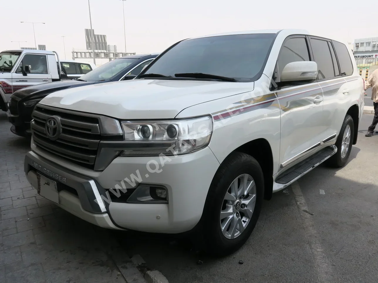 Toyota  Land Cruiser  GXR  2016  Automatic  221,000 Km  8 Cylinder  Four Wheel Drive (4WD)  SUV  Pearl