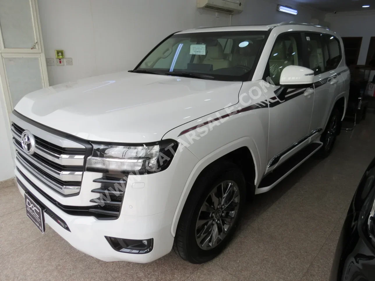 Toyota  Land Cruiser  GXR Twin Turbo  2025  Automatic  0 Km  6 Cylinder  Four Wheel Drive (4WD)  SUV  White  With Warranty
