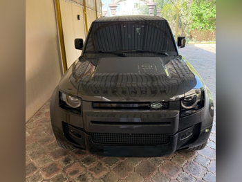 Land Rover  Defender  110 HSE  2024  Automatic  31,000 Km  6 Cylinder  Four Wheel Drive (4WD)  SUV  Carpathian grey  With Warranty