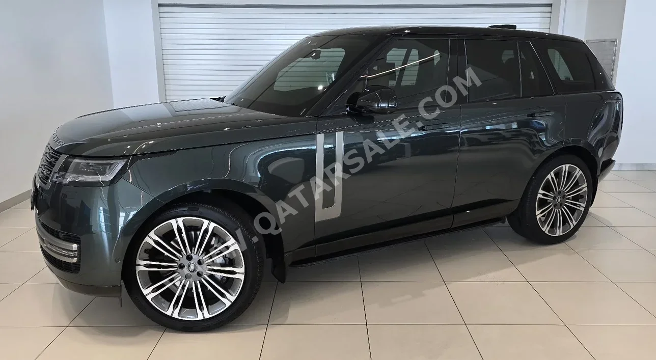 Land Rover  Range Rover  HSE  2025  Automatic  13,428 Km  6 Cylinder  Four Wheel Drive (4WD)  SUV  Green  With Warranty