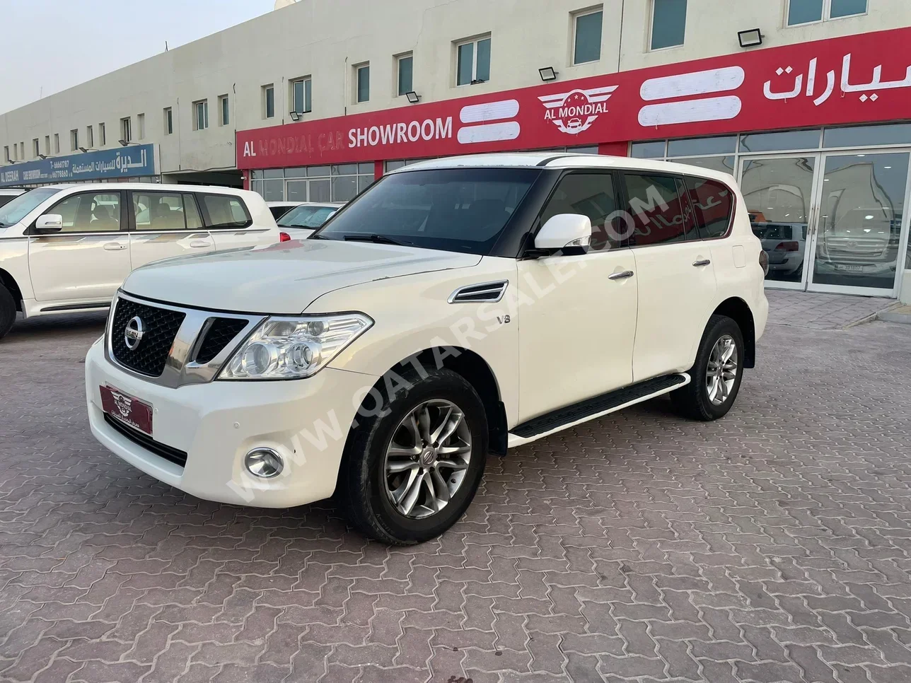 Nissan  Patrol  LE  2012  Automatic  299,000 Km  8 Cylinder  Four Wheel Drive (4WD)  SUV  White