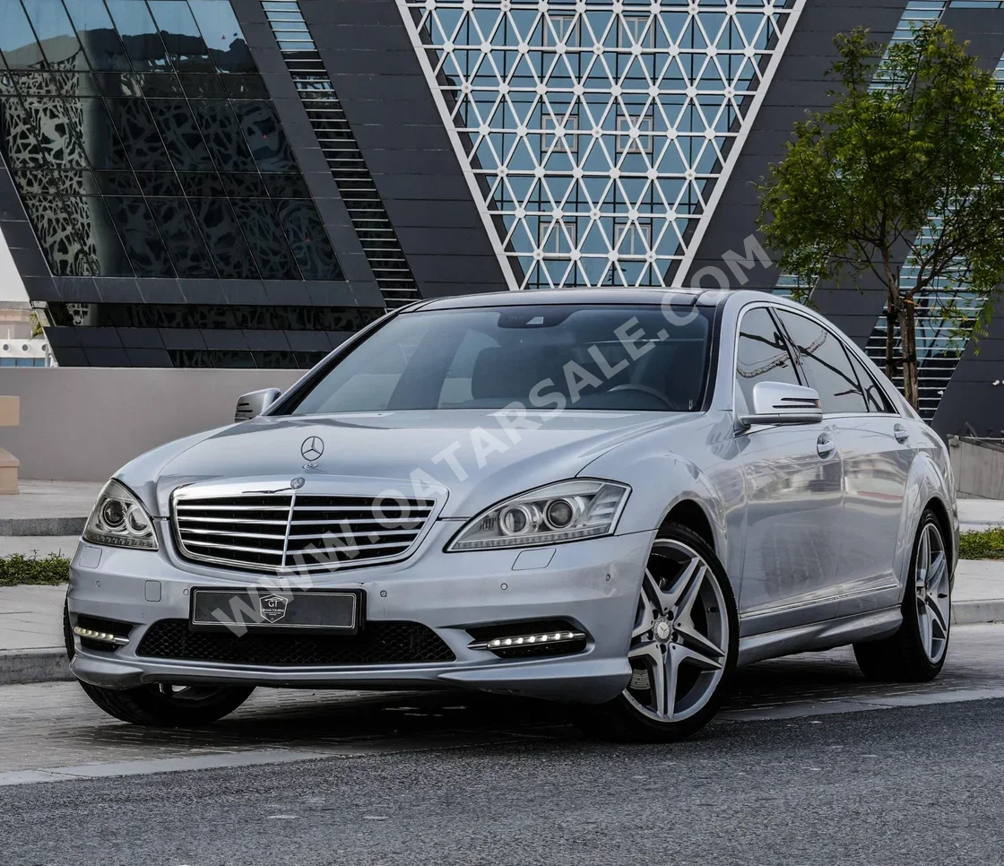 Mercedes-Benz  S-Class  350  2013  Automatic  136,000 Km  6 Cylinder  Rear Wheel Drive (RWD)  Sedan  Silver