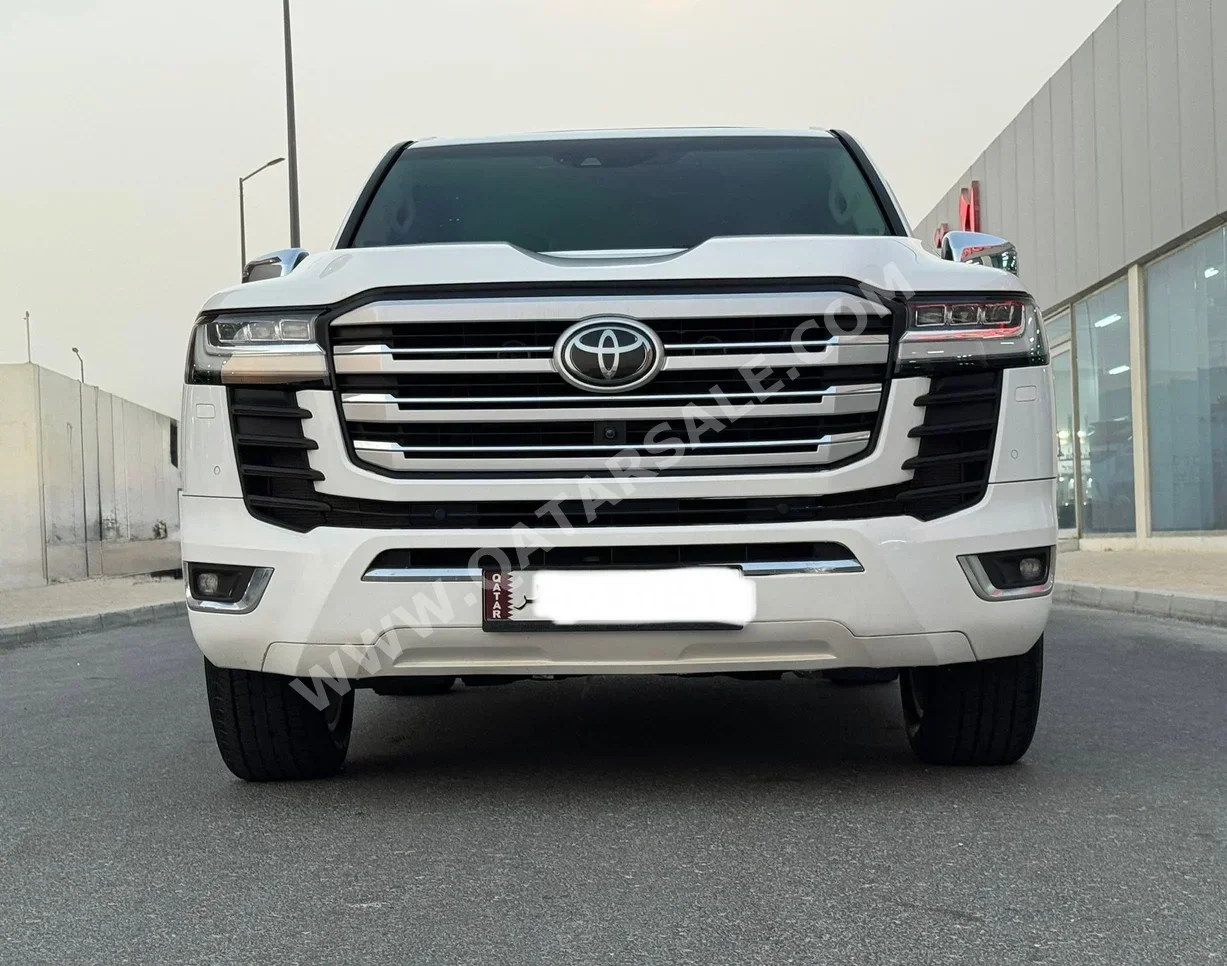 Toyota  Land Cruiser  VXR Twin Turbo  2022  Automatic  107,000 Km  6 Cylinder  Four Wheel Drive (4WD)  SUV  White