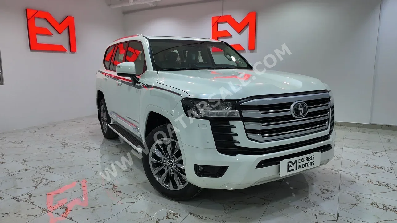 Toyota  Land Cruiser  GXR  2025  Automatic  0 Km  6 Cylinder  Four Wheel Drive (4WD)  SUV  White  With Warranty