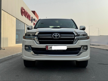 Toyota  Land Cruiser  GXR- Grand Touring  2020  Automatic  179,000 Km  8 Cylinder  Four Wheel Drive (4WD)  SUV  White