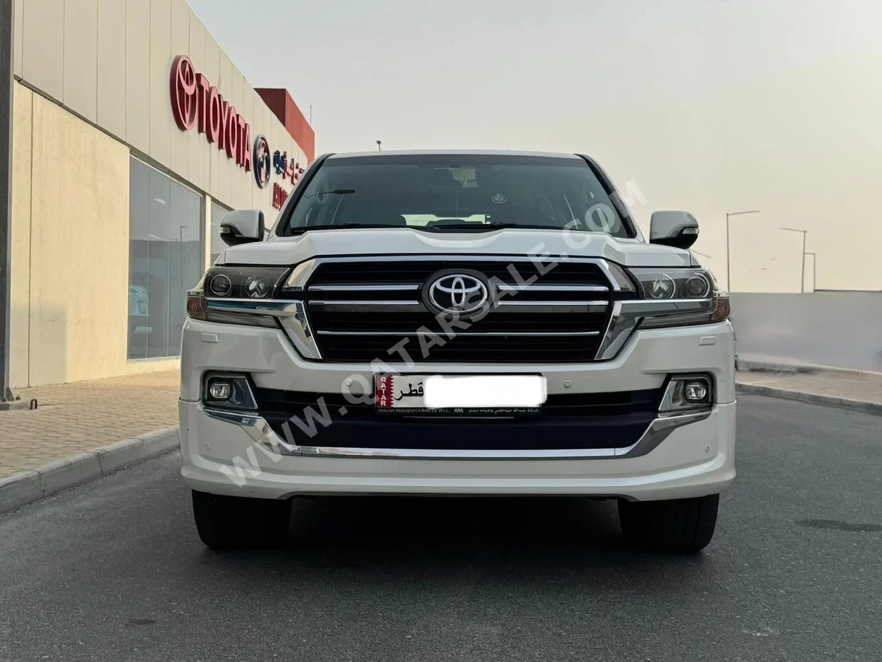 Toyota  Land Cruiser  GXR- Grand Touring  2020  Automatic  179,000 Km  8 Cylinder  Four Wheel Drive (4WD)  SUV  White