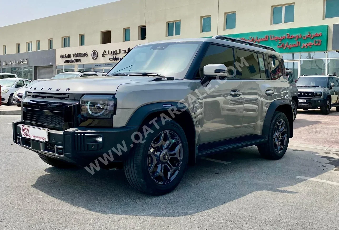Jetour  T2  Luxury  2024  Automatic  17,000 Km  4 Cylinder  All Wheel Drive (AWD)  SUV  Gray  With Warranty