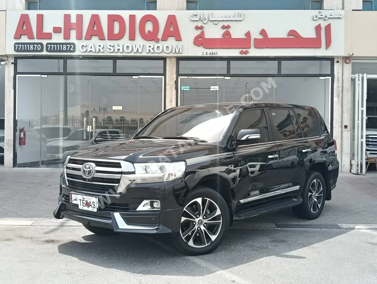 Toyota  Land Cruiser  VXR  2020  Automatic  146,000 Km  8 Cylinder  Four Wheel Drive (4WD)  SUV  Black