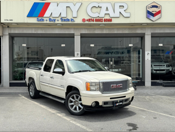 GMC  Sierra  Denali  2012  Automatic  144,000 Km  8 Cylinder  Four Wheel Drive (4WD)  Pick Up  Pearl