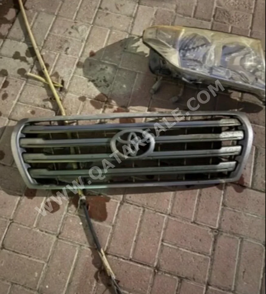 قطع غيار السيارات - تويوتا  لاند كروزر