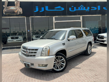 Cadillac  Escalade  2012  Automatic  125,000 Km  8 Cylinder  Four Wheel Drive (4WD)  SUV  Silver