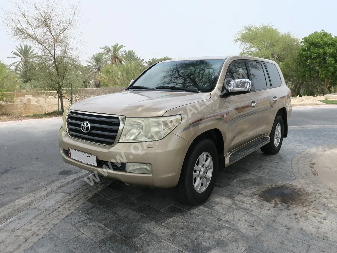 Toyota  Land Cruiser  GXR  2009  Automatic  369,000 Km  8 Cylinder  Four Wheel Drive (4WD)  SUV  Gold