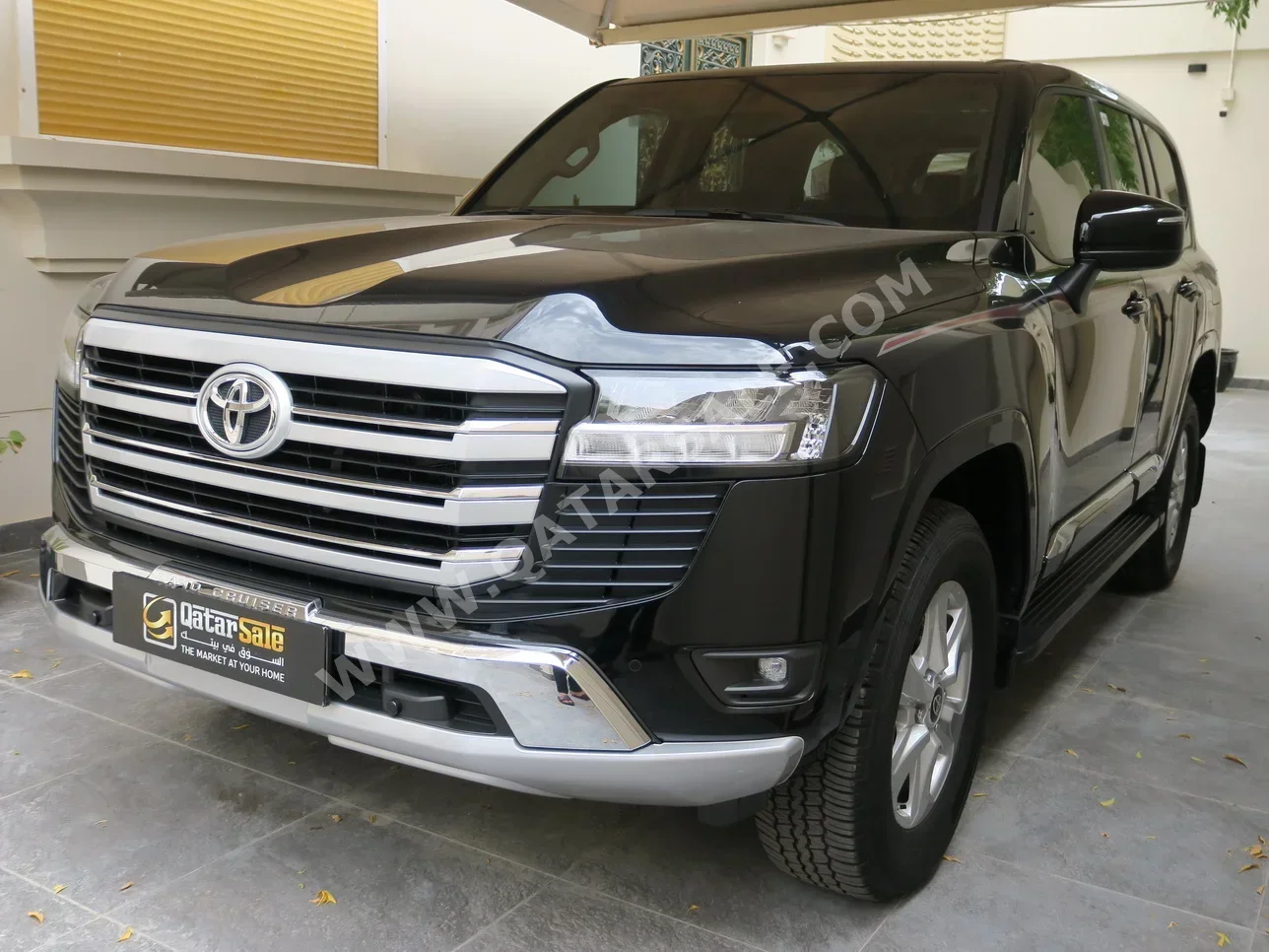 Toyota  Land Cruiser  GXR  2025  Automatic  1,440 Km  6 Cylinder  Four Wheel Drive (4WD)  SUV  Black  With Warranty