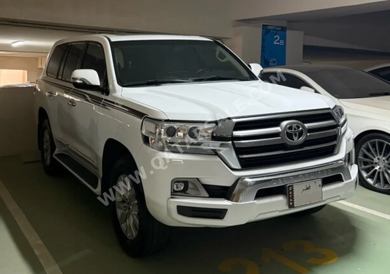 Toyota  Land Cruiser  GXR  2020  Automatic  200,000 Km  8 Cylinder  Four Wheel Drive (4WD)  SUV  White