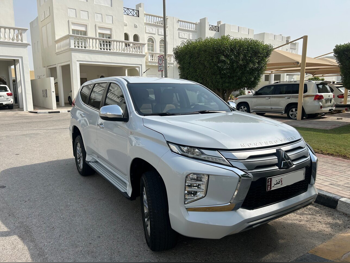 Mitsubishi  Pajero  Montero Sport  2022  Automatic  52,000 Km  6 Cylinder  Four Wheel Drive (4WD)  SUV  White  With Warranty