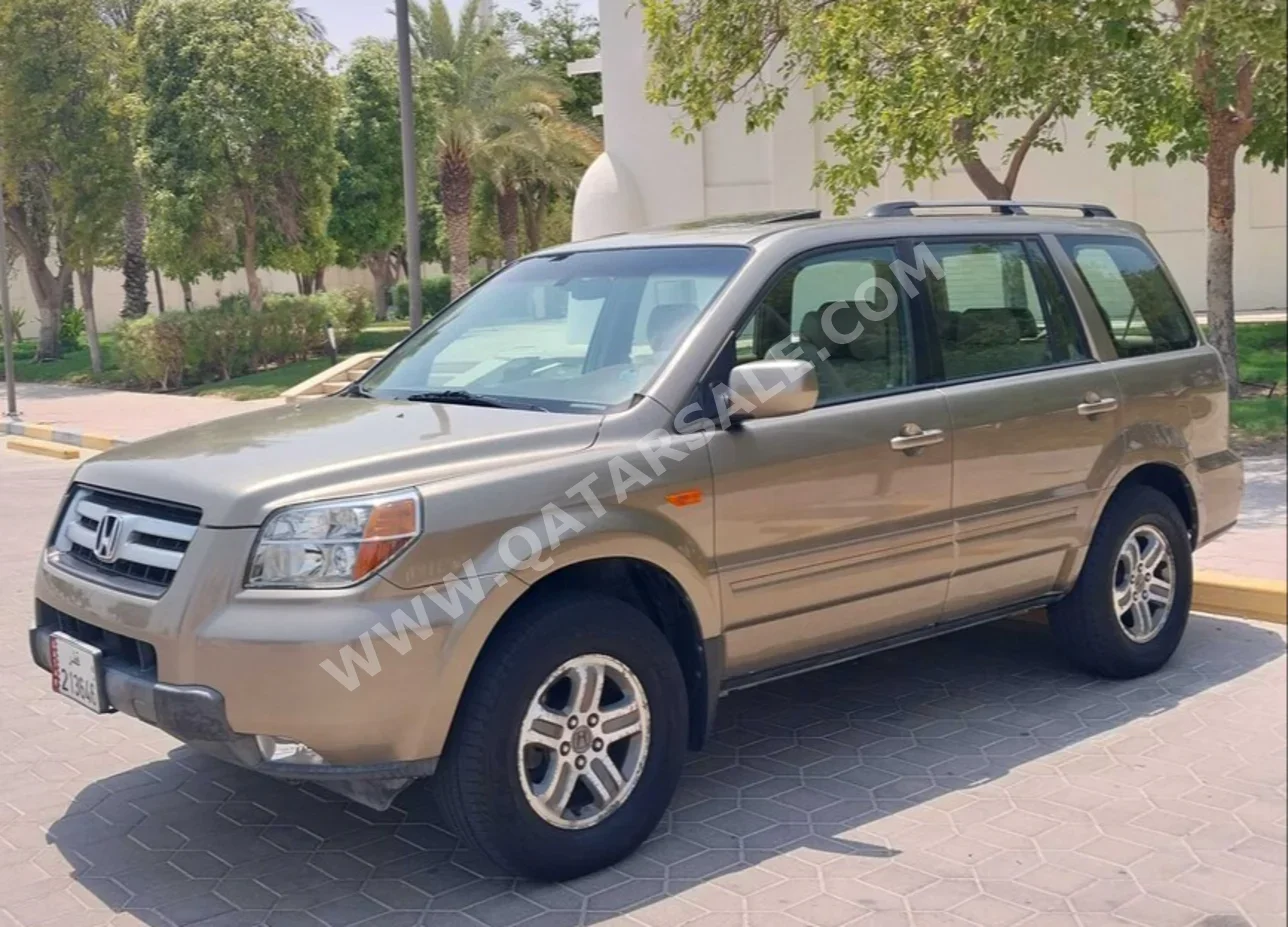 Honda  MRV  2008  Automatic  148,000 Km  6 Cylinder  Four Wheel Drive (4WD)  SUV  Gold