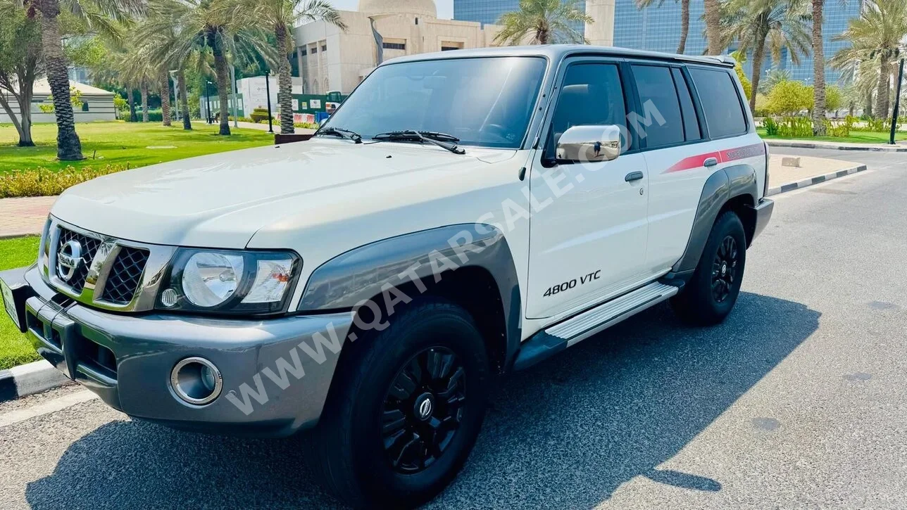 نيسان  باترول  سوبر سفاري  2018  اوتوماتيك  125,400 كم  6 سلندر  دفع رباعي  اس يو في  ابيض و رمادي