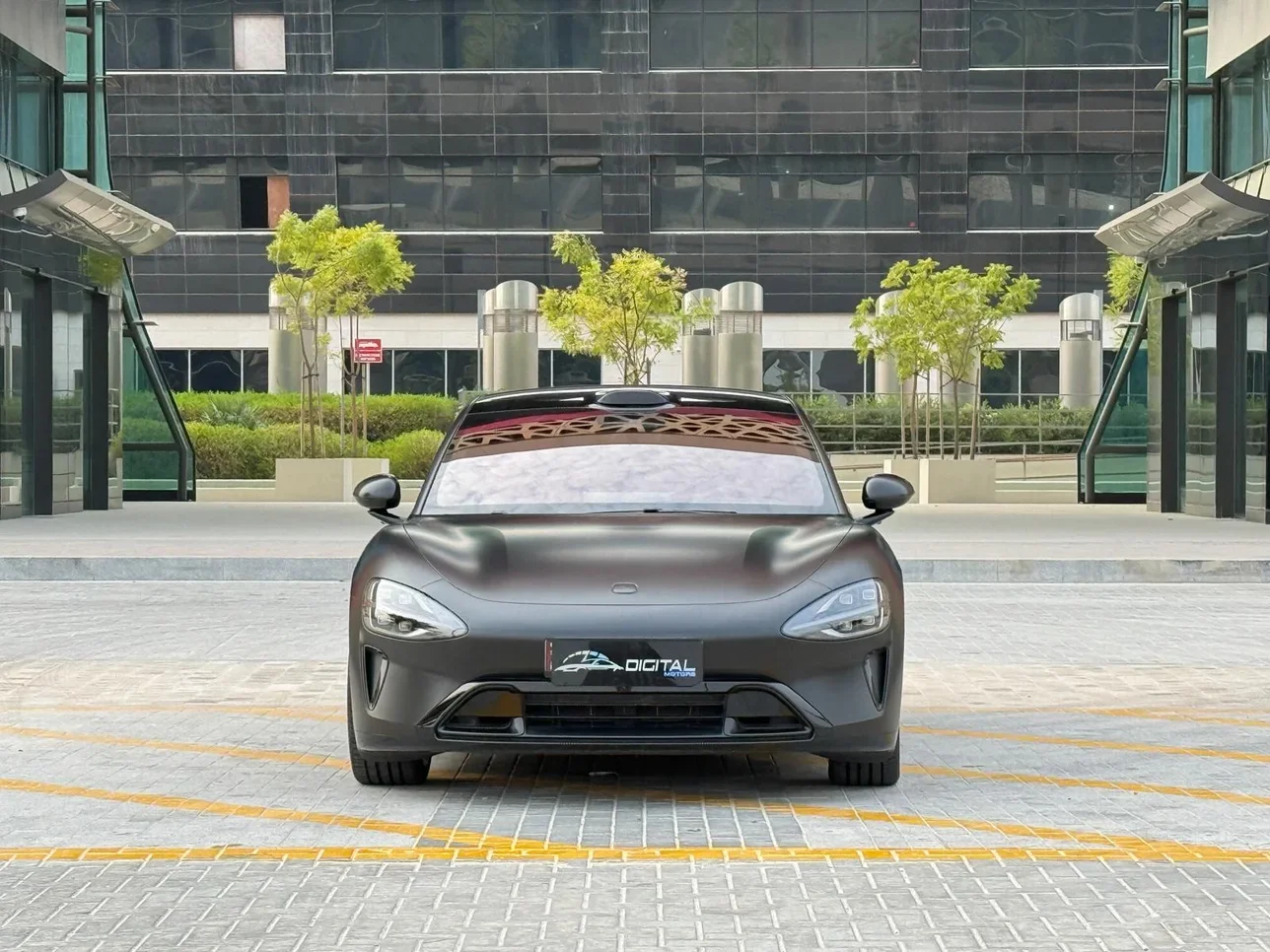 Xiaomi  SU7  Max  2025  Automatic  2,500 Km  0 Cylinder  Four Wheel Drive (4WD)  Sedan  Gray