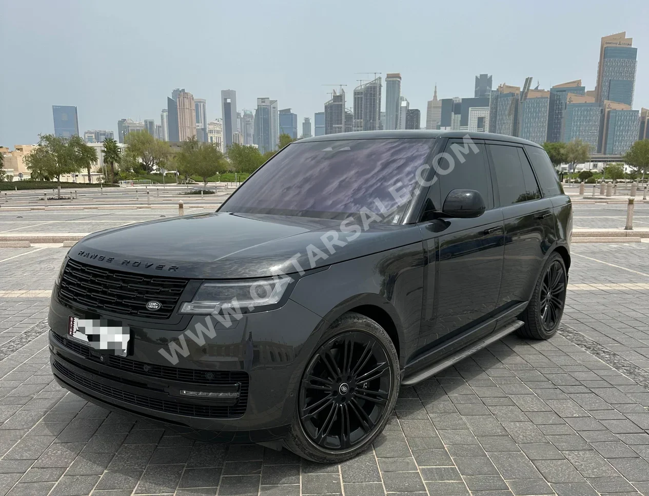 Land Rover  Range Rover  Vogue  2023  Automatic  47,000 Km  8 Cylinder  Four Wheel Drive (4WD)  SUV  Carpathian grey  With Warranty