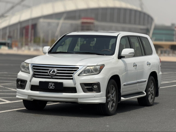 Lexus  LX  570  2015  Automatic  270,000 Km  8 Cylinder  Four Wheel Drive (4WD)  SUV  White