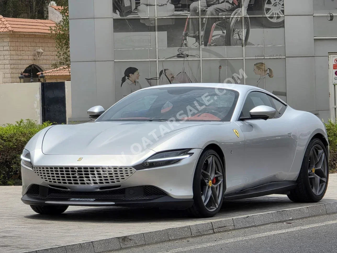 Ferrari  Roma  2023  Automatic  5,000 Km  8 Cylinder  Rear Wheel Drive (RWD)  Coupe / Sport  Silver