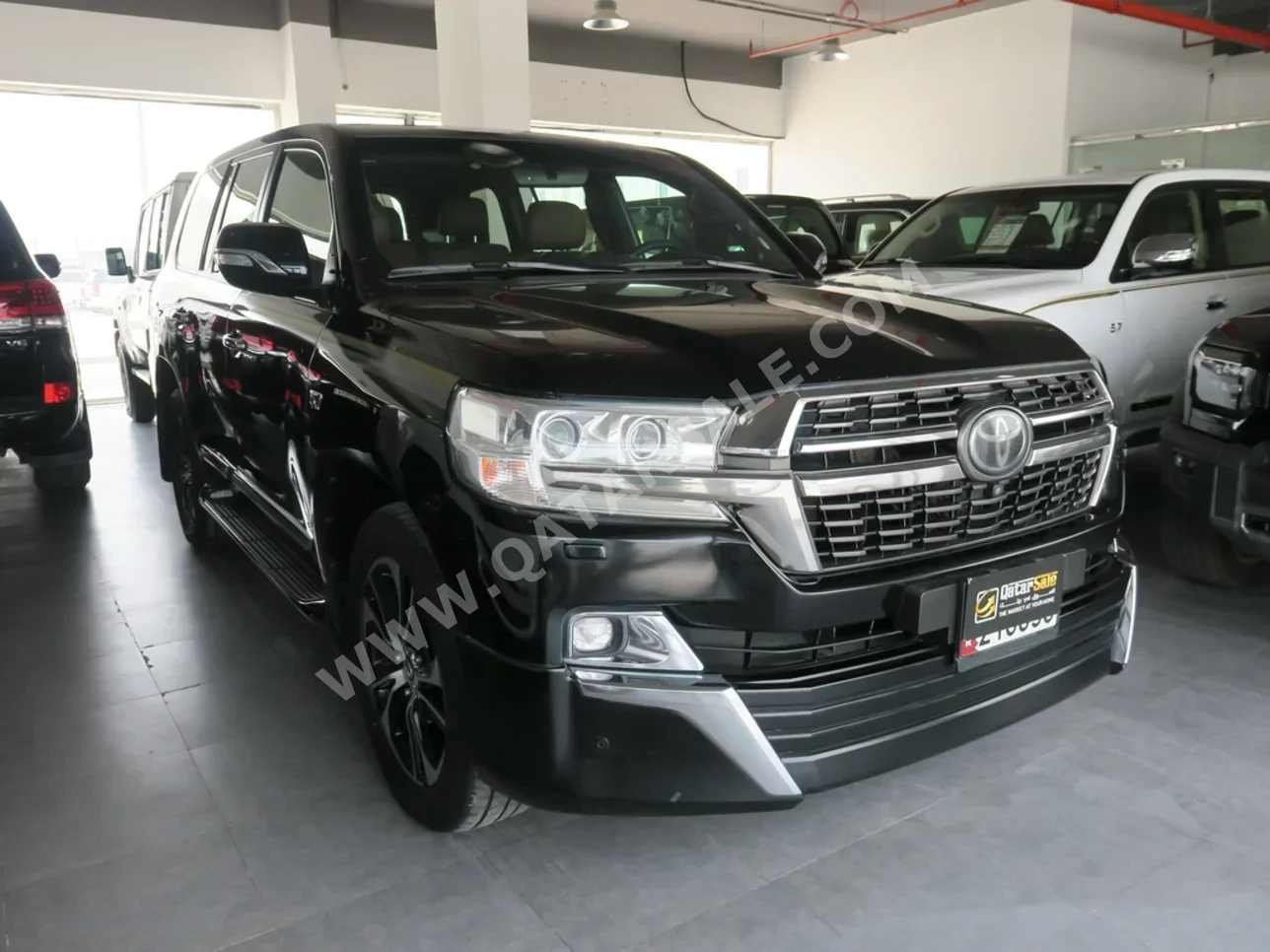 Toyota  Land Cruiser  VXR  2021  Automatic  158,000 Km  8 Cylinder  Four Wheel Drive (4WD)  SUV  Black