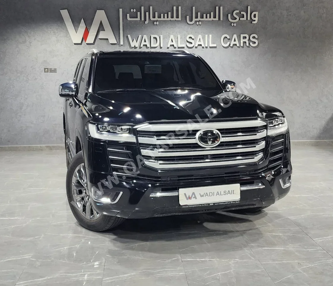 تويوتا  لاند كروزر  في اكس ار توين توربو  2022  اوتوماتيك  85,000 كم  6 سلندر  دفع رباعي  اس يو في  أسود