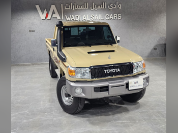 Toyota  Land Cruiser  LX  2023  Manual  82,000 Km  8 Cylinder  Four Wheel Drive (4WD)  Pick Up  Beige