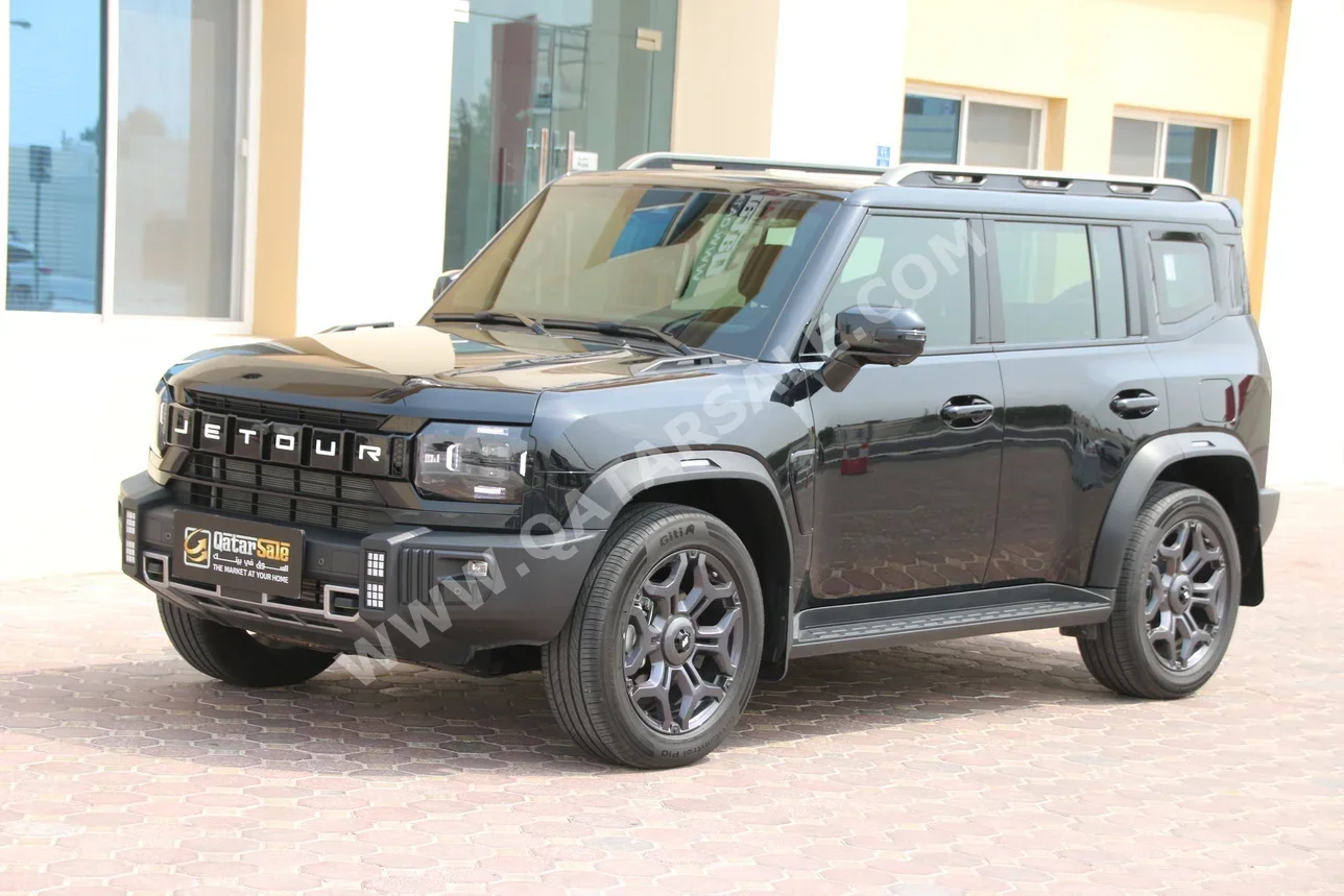 Jetour  T2  Luxury Plus  2025  Automatic  18,000 Km  4 Cylinder  Four Wheel Drive (4WD)  SUV  Black  With Warranty