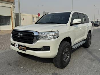 Toyota  Land Cruiser  GX  2017  Automatic  145,000 Km  6 Cylinder  Four Wheel Drive (4WD)  SUV  White