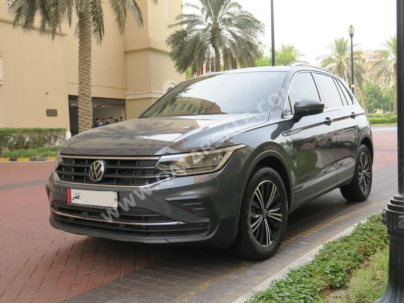 Volkswagen  Tiguan  2021  Automatic  46,000 Km  4 Cylinder  Four Wheel Drive (4WD)  SUV  Gray