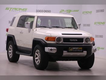 Toyota  FJ Cruiser  2020  Automatic  105,000 Km  6 Cylinder  Four Wheel Drive (4WD)  SUV  White