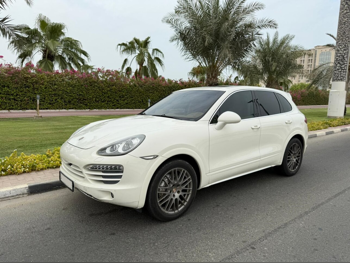 Porsche  Cayenne  S  2011  Automatic  160,000 Km  8 Cylinder  Four Wheel Drive (4WD)  SUV  White