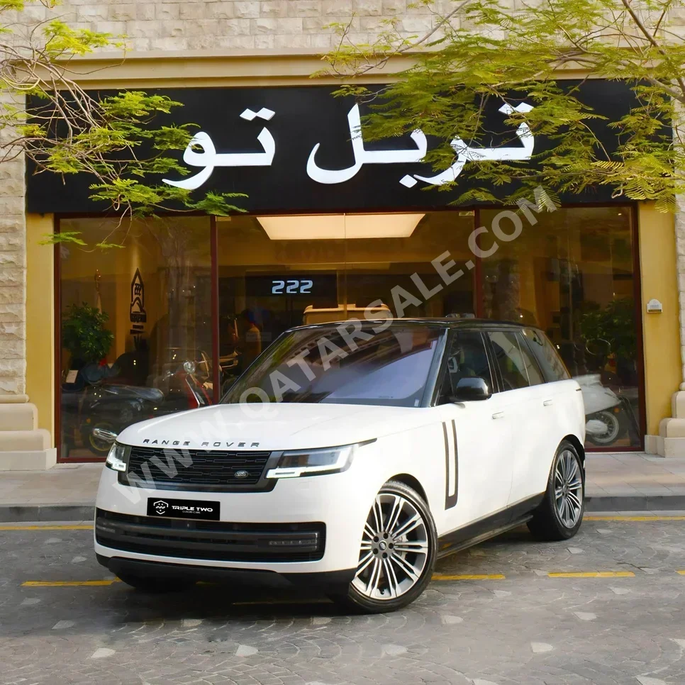 Land Rover  Range Rover  HSE  2023  Automatic  42,000 Km  8 Cylinder  Four Wheel Drive (4WD)  SUV  White  With Warranty