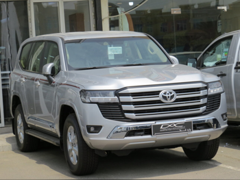 Toyota  Land Cruiser  GXR  2025  Automatic  0 Km  6 Cylinder  Four Wheel Drive (4WD)  SUV  Silver  With Warranty