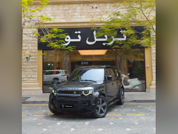 Land Rover  Defender  110 HSE  2025  Automatic  22,000 Km  8 Cylinder  Four Wheel Drive (4WD)  SUV  Carpathian grey  With Warranty