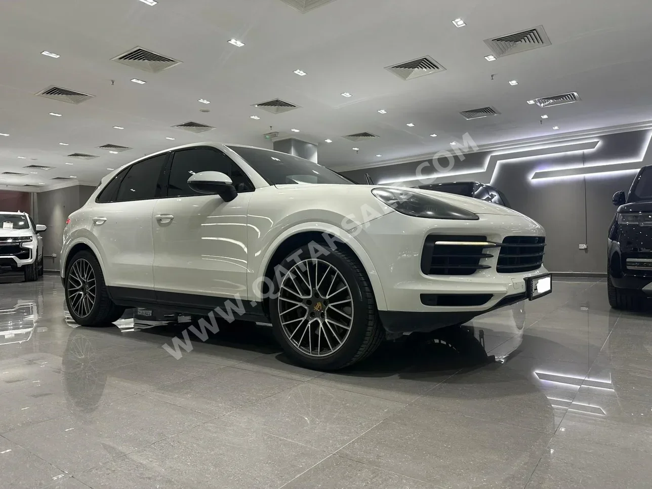 Porsche  Cayenne  S  2019  Automatic  60,000 Km  8 Cylinder  Four Wheel Drive (4WD)  SUV  White