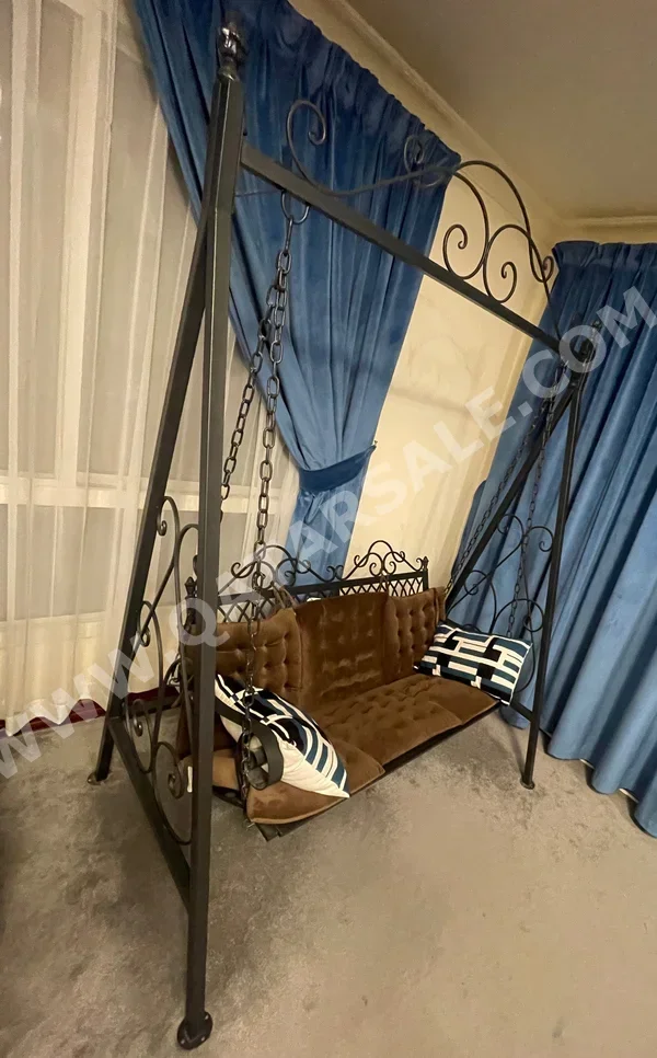 كراسي متأرجحة أسود