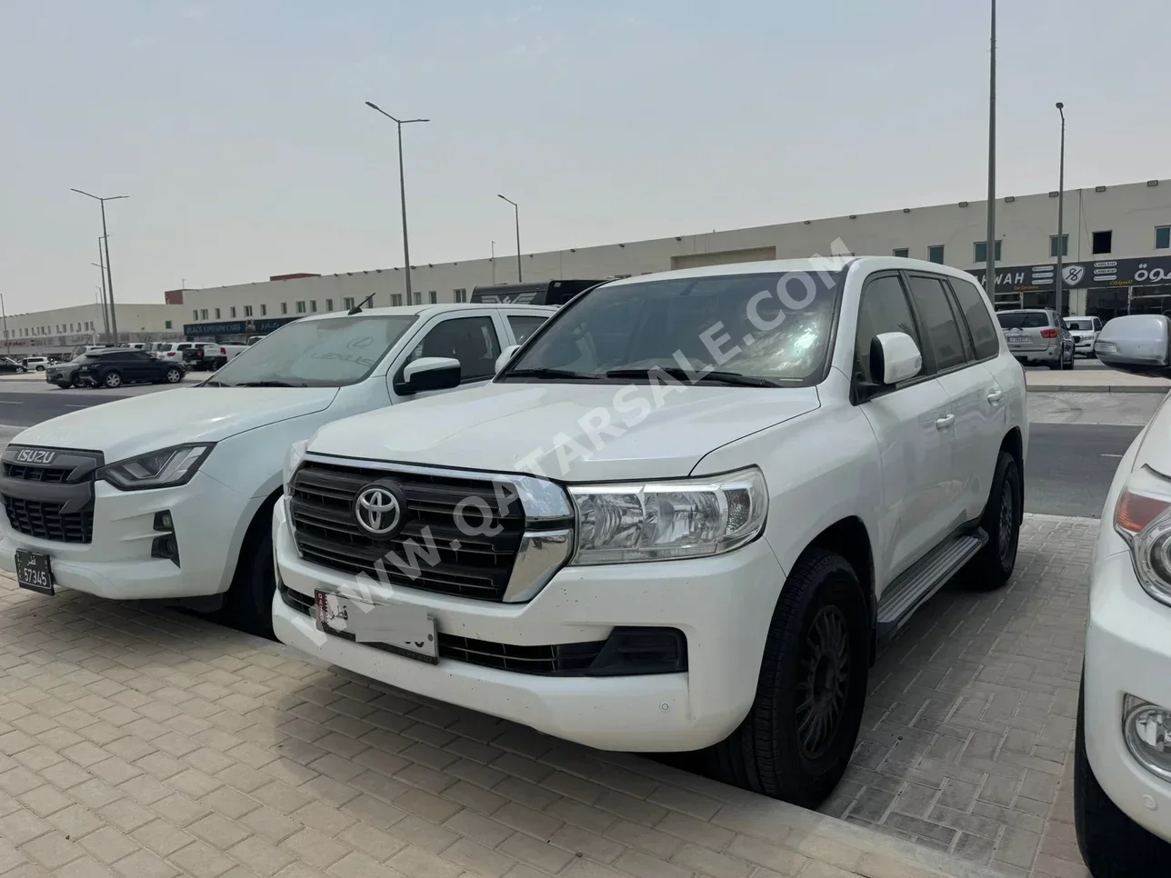 Toyota  Land Cruiser  G  2018  Automatic  278,000 Km  6 Cylinder  Four Wheel Drive (4WD)  SUV  White