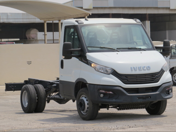 Truck Iveco - Color White  2023  Rear Wheel Drive (RWD)