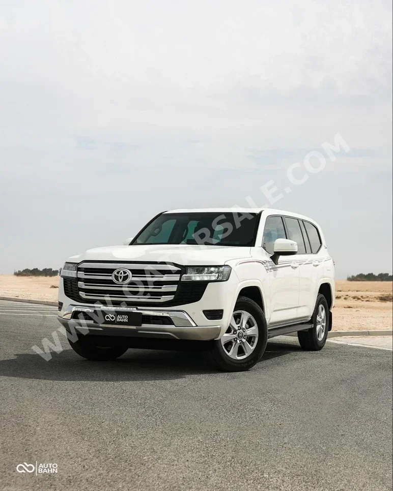 Toyota  Land Cruiser  GXR  2022  Automatic  127,000 Km  6 Cylinder  Four Wheel Drive (4WD)  SUV  White