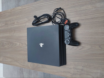 Video Games Consoles - Sony  - PlayStation 4 Pro  - 1 TB  -Included Controllers: 1