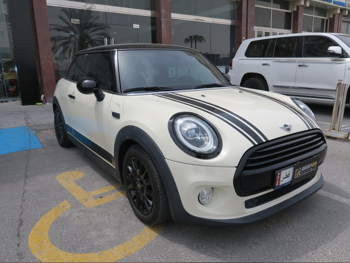 Mini  Cooper  2019  Automatic  104,000 Km  4 Cylinder  Front Wheel Drive (FWD)  Hatchback  Off White