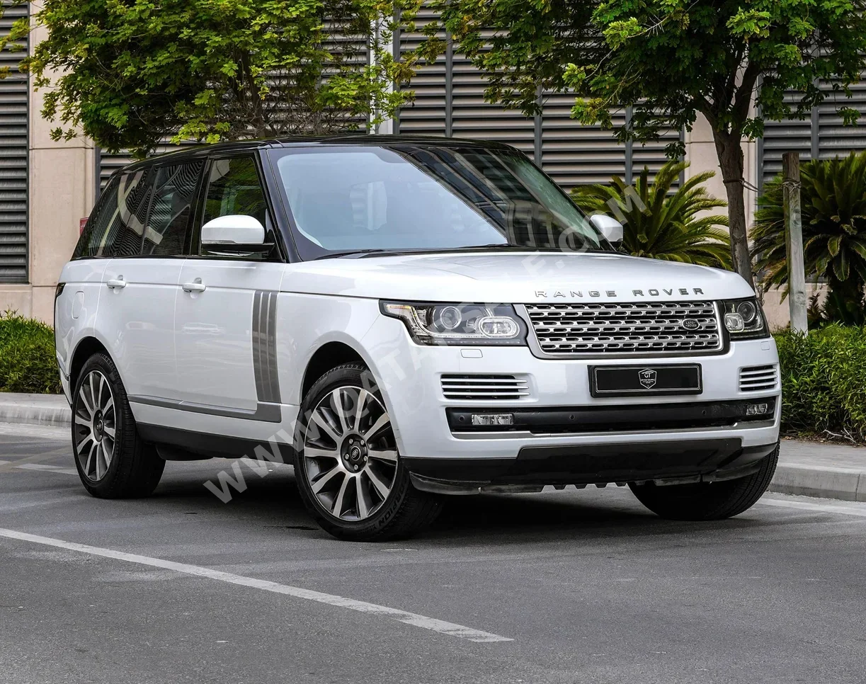 Land Rover  Range Rover  Vogue  2016  Automatic  97,000 Km  8 Cylinder  Four Wheel Drive (4WD)  SUV  White
