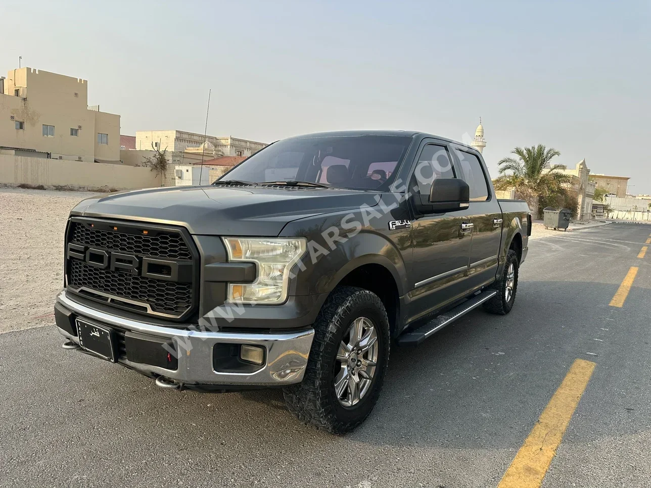 Ford  F  150  2015  Automatic  282,000 Km  8 Cylinder  Four Wheel Drive (4WD)  Pick Up  Gray