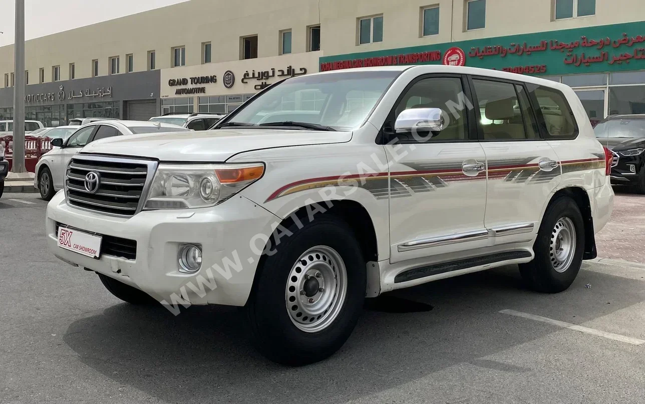 Toyota  Land Cruiser  GXR  2012  Automatic  386,000 Km  8 Cylinder  Four Wheel Drive (4WD)  SUV  White