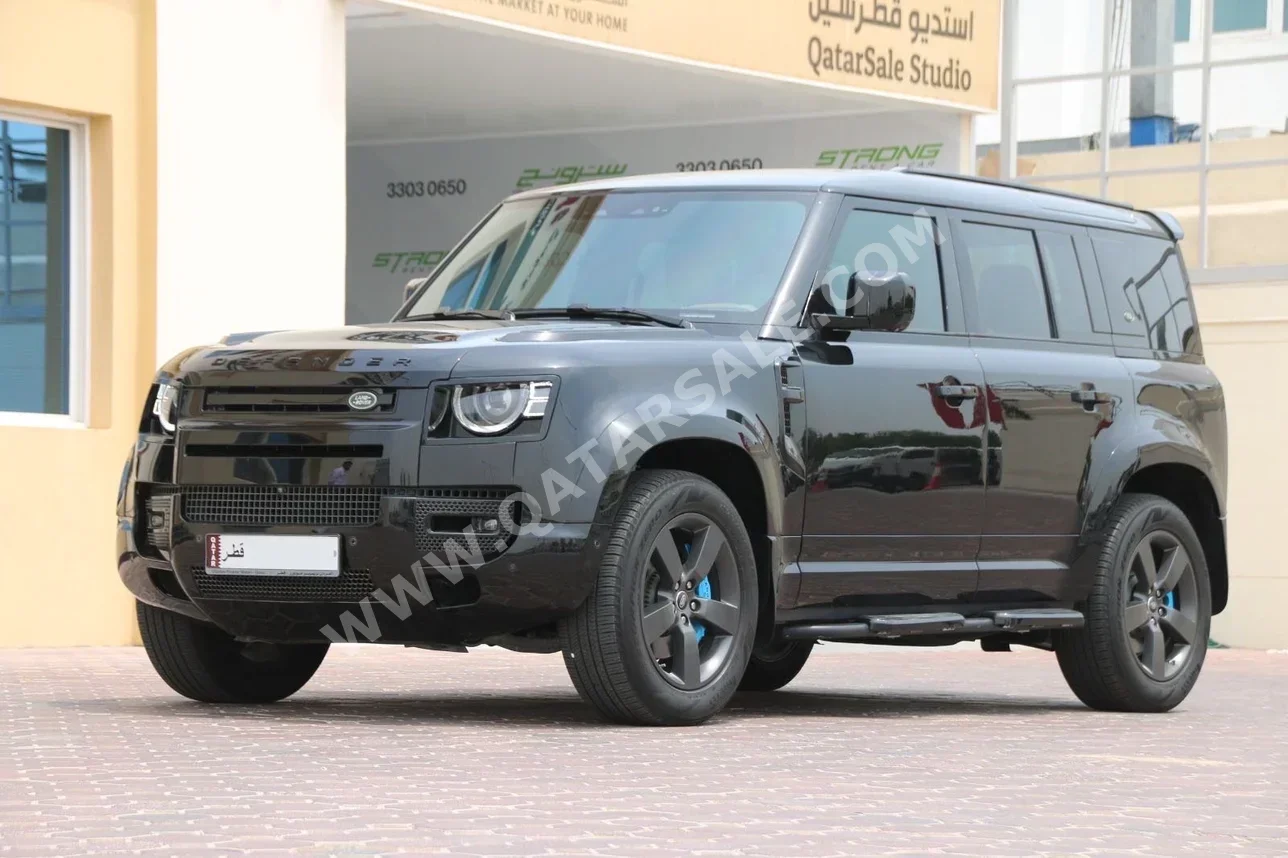 Land Rover  Defender  110 HSE  2023  Automatic  34,500 Km  6 Cylinder  Four Wheel Drive (4WD)  SUV  Black