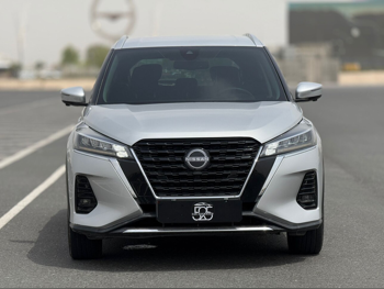 Nissan  Kicks  2023  Automatic  35,000 Km  4 Cylinder  Front Wheel Drive (FWD)  SUV  Gray  With Warranty